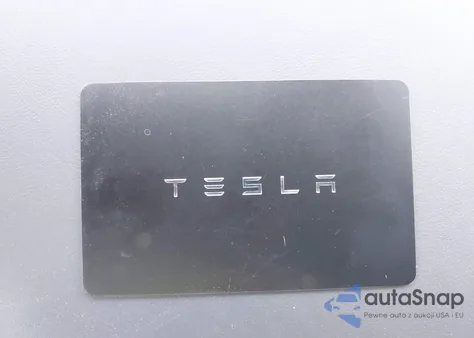 2024 Tesla Model Y Long Range Dual Motor All-Wheel Drive из США, поврежденный, VIN 7SAYGDEE6RA300764